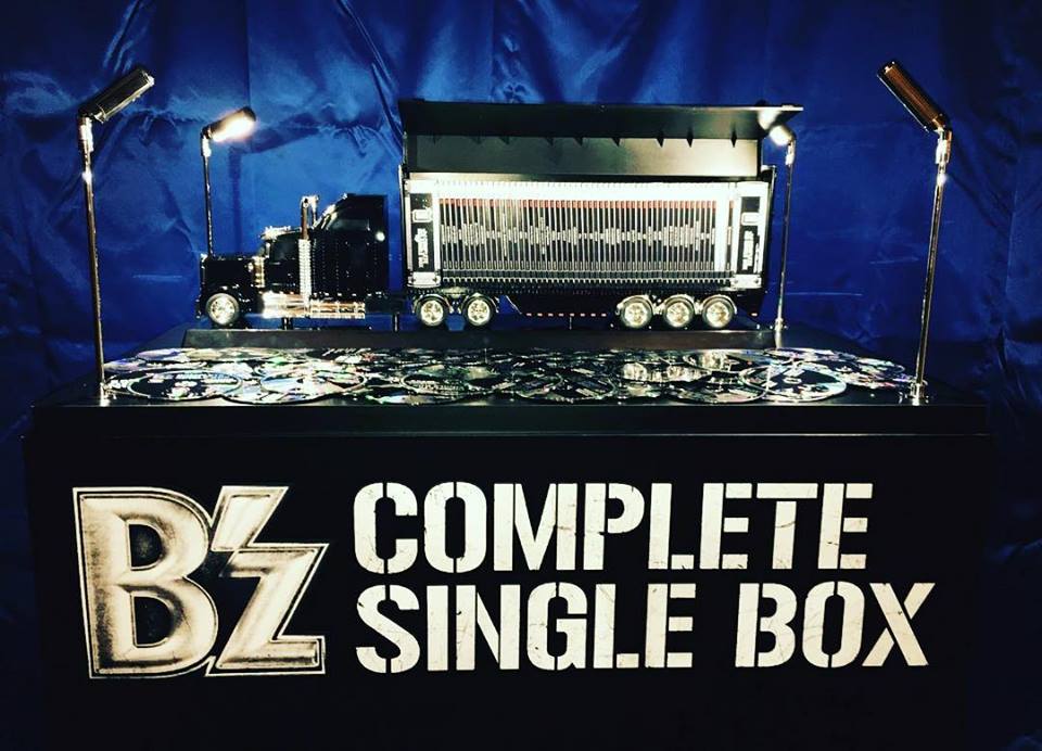 セブンイレブン限定予約受注生産B'z COMPLETE SINGLE BOX　コンプリート シングルBOX
